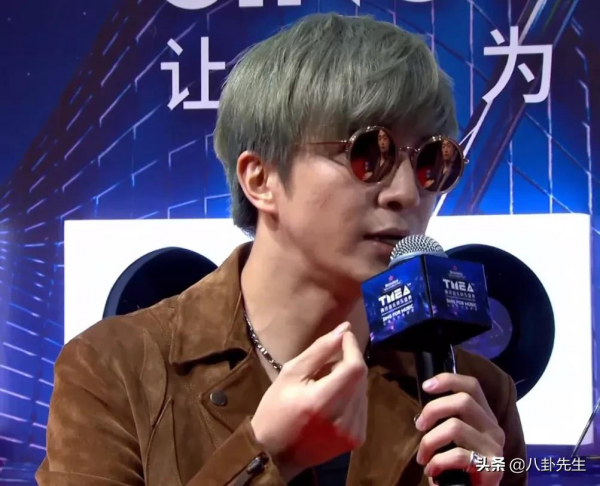 音樂盛典紅毯明星未ps狀態:薛之謙臉圓,鬱可唯卡粉,金子涵發福 音樂盛典紅毯明星未ps狀態:薛之謙臉圓,鬱可唯卡粉,金子涵發福