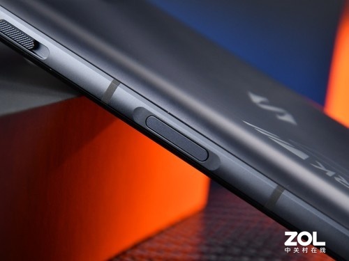 實體升降肩鍵+144Hz三星屏 黑鯊4S高畫質圖賞