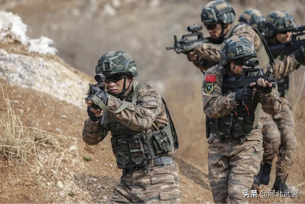 寒風冽冽旌旗展,精武強能練兵忙 寒風冽冽旌旗展,精武強能練兵忙