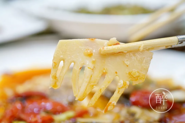 川菜最最基礎的回鍋肉，我找到一家館子炒得很好吃