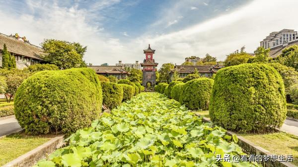 假如有人出錢讓你去雲貴川旅遊，只能去一個省，選哪個省？理由？