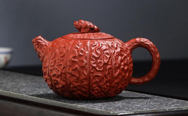 玩壺10年，總結了一招鑑別真假手工紫砂壺的方法