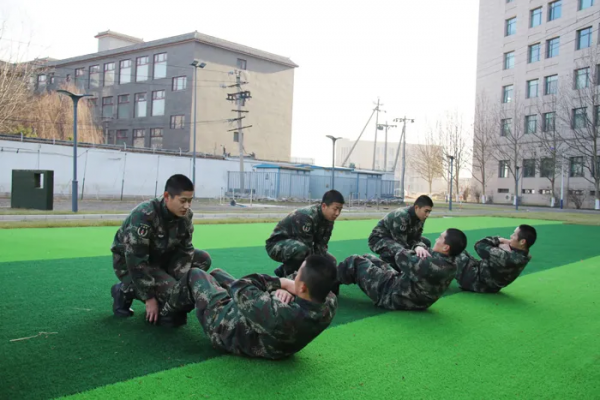 如今通訊如此方便快捷,但有些話我還是想親筆寫信說…… 如今通訊如此方便快捷,但有些話我還是想親筆寫信說……