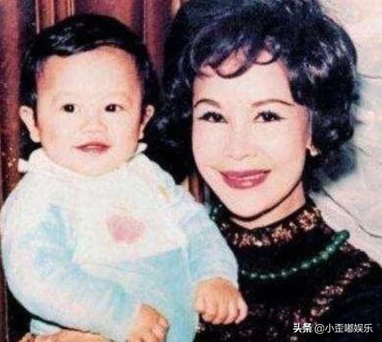 4位女星的整容“塌房路”，有人整成“滅霸”，一個比一個不自然