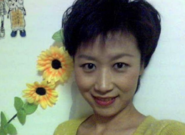 著名主持人魏笑：新婚24小時離世，丈夫至今未娶，父親仍在懷念她