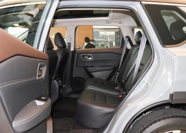 第五代途勝L與第四代奇駿,誰才是合資SUV首選?對比後一目瞭然 第五代途勝L與第四代奇駿,誰才是合資SUV首選?對比後一目瞭然