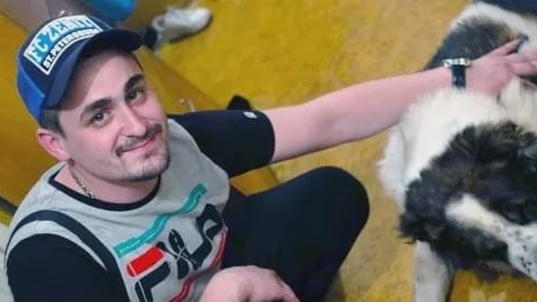 罕見！印度一個女嬰被流浪狗“撫養”，“狗孩”究竟靠不靠譜？