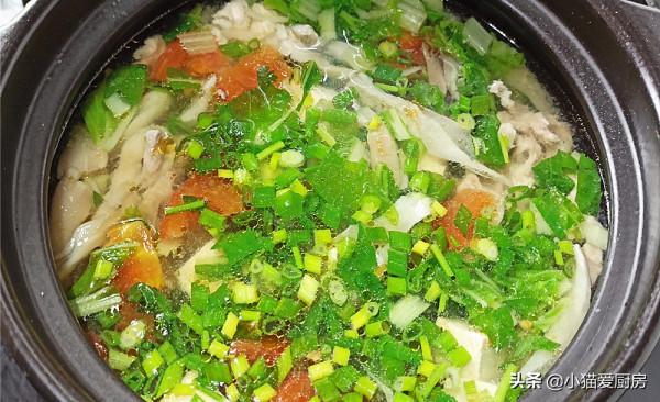 三鮮肉片湯這樣做太香了，肉嫩湯鮮，冬天來一碗暖和，做法還簡單