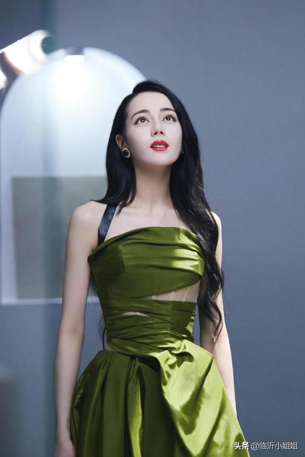 迪麗熱巴，異域風情的絕美女神，天生麗質般的容顏，讓人著迷