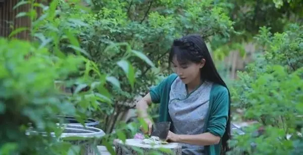 李亞鵬欠債4000萬後，挖走李子柒團隊當起網紅？曾兩度被罵