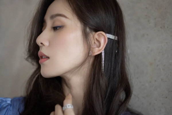 生圖美過精修，趙麗穎靠側顏封神了