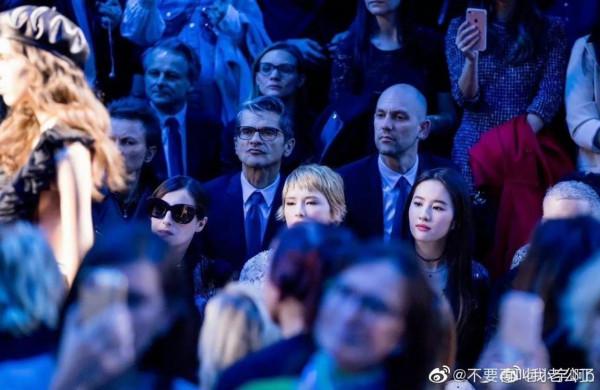 劉亦菲有個神奇的能力，就是總能在人群裡讓你瞬間就能注意到她