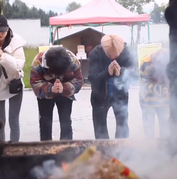 “變形計小魔王”王晨正：爺爺去世後，不遠萬里奔喪悼念