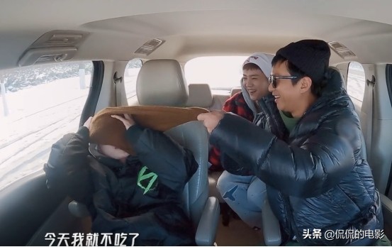 新人就活該受欺負？王勉《五哈》被潑咖啡，零下7度差點結冰