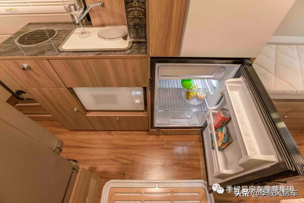 金冠賓歌B900|靈活輕巧鬆鬆滿足一家三口出行的B型房車 金冠賓歌B900|靈活輕巧鬆鬆滿足一家三口出行的B型房車