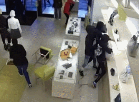 這一次,西方真玩失控了!三重危機正在襲來 這一次,西方真玩失控了!三重危機正在襲來