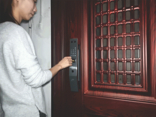 要高大上,還要安全感?一把高階VOC指紋鎖T11face就可以滿足 要高大上,還要安全感?一把高階VOC指紋鎖T11face就可以滿足