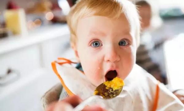 孩子3歲了不會吃硬飯？家長要及時鍛鍊孩子的咀嚼能力，別大意了