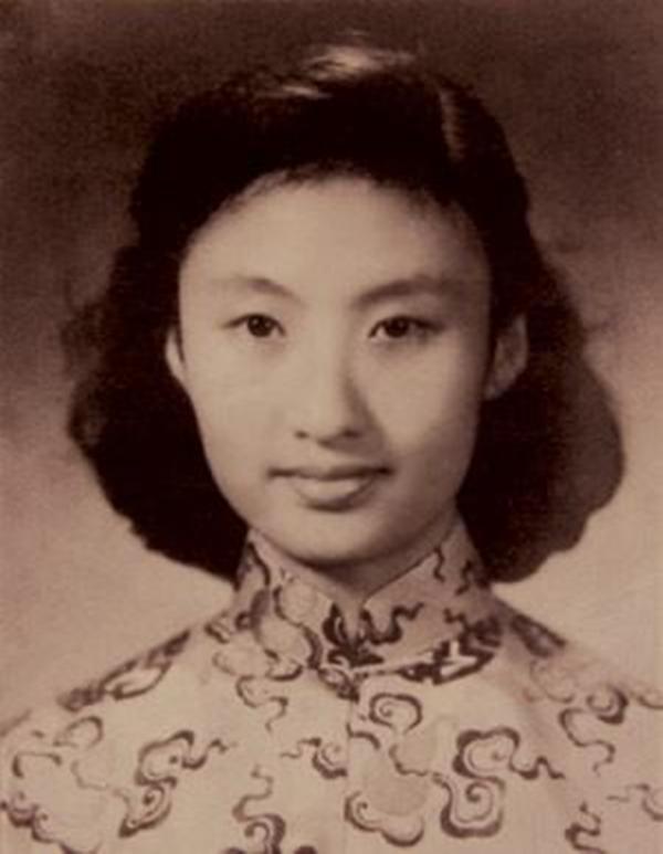 黃宗英新婚18天喪夫,一生四段婚姻,曾和趙丹因戲生情相戀33年 黃宗英新婚18天喪夫,一生四段婚姻,曾和趙丹因戲生情相戀33年