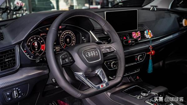 奧迪Q5L改裝運動方向盤,前方驚豔無限 奧迪Q5L改裝運動方向盤,前方驚豔無限