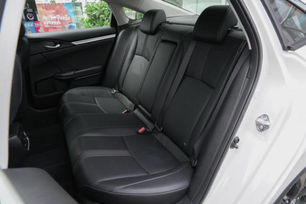 年輕人的第一臺轎跑，&quot;首付&quot;買思域，還是&quot;全款&quot;買奕炫MAX