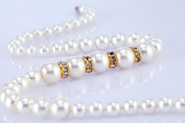 每個女人都應該擁有一串珍珠項鍊