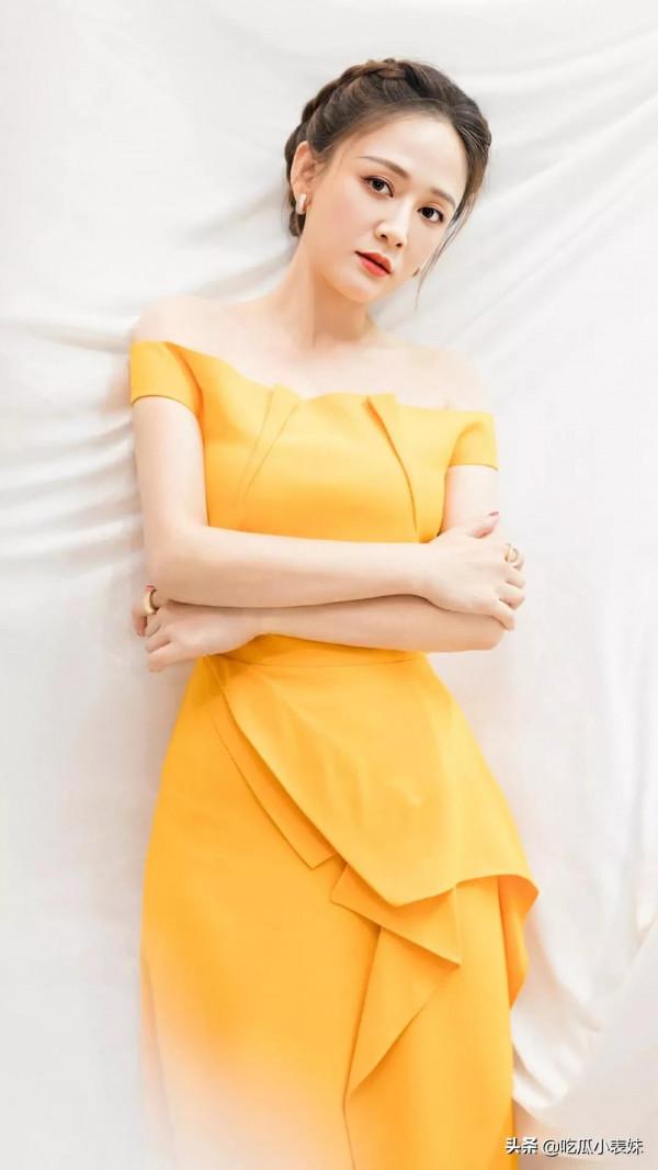 陳喬恩，落落大方，氣質出眾