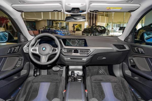 純進口寶馬26.38萬起，入門2.0T動力，比A4L排面大，實拍寶馬2系