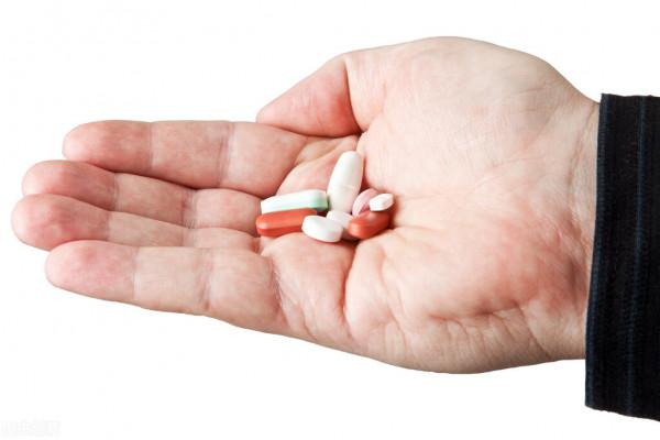 60歲後斷崖式衰老,用藥不良反應更多?醫生:老年用藥有3個注意 60歲後斷崖式衰老,用藥不良反應更多?醫生:老年用藥有3個注意