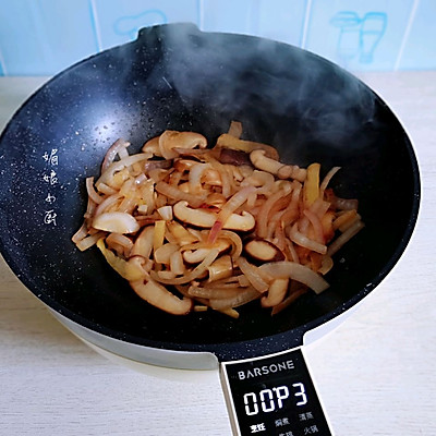 簡單幾步做好一盤尖椒木耳炒肉片,快速搞定一餐飯 簡單幾步做好一盤尖椒木耳炒肉片,快速搞定一餐飯