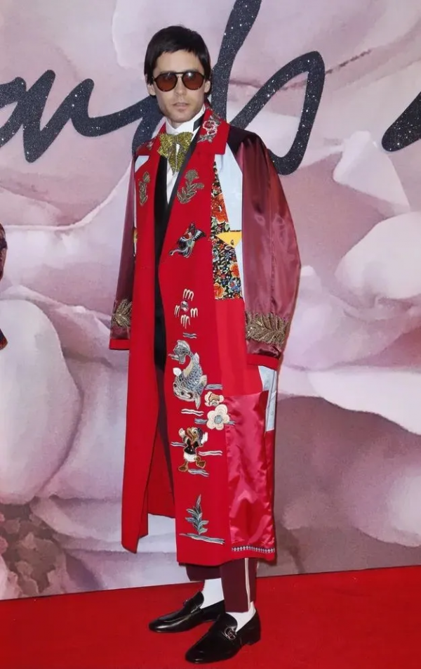 外國明星的中國風,“群魔亂舞”我看不懂,都能上劉老根大舞臺了 外國明星的中國風,“群魔亂舞”我看不懂,都能上劉老根大舞臺了