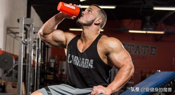 死磕訓練十分累，為什麼別人的肌肉像“超跑”那麼快合成？