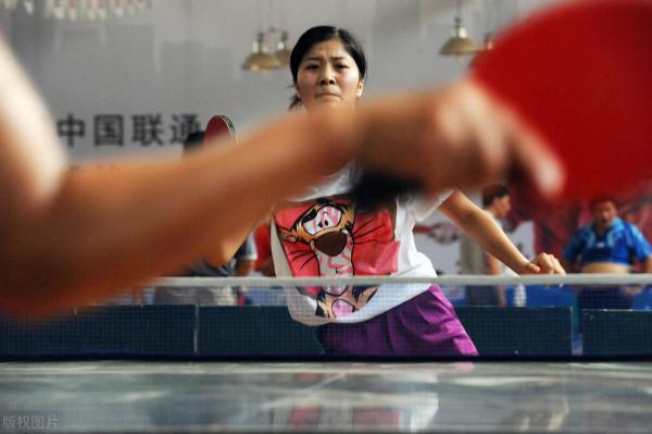 乒乓王國的人，你想學打球嗎？