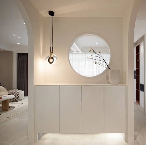 120㎡三居室，圓形孔洞、拱門造型、無主燈，這個家處處是亮點