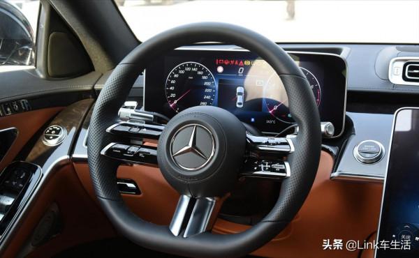 實拍墨綠色全新賓士S級,感受旗艦豪華轎車的強大氣場 實拍墨綠色全新賓士S級,感受旗艦豪華轎車的強大氣場