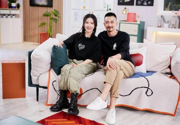 35歲楊子姍外出就餐，孕肚明顯，結婚6年之久終於迎來了好訊息