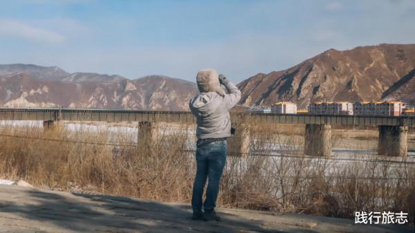 中國邊境之城圖們市，這裡離朝鮮只有百米，站在對岸就能望見朝鮮