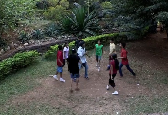 印度人瘋了?瘋搶恆河泥巴,小夥靠賣泥賺得盆滿缽滿 印度人瘋了?瘋搶恆河泥巴,小夥靠賣泥賺得盆滿缽滿