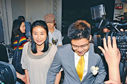 霍啟剛的追妻路：郭晶晶父母反對，女二女三橫插險毀婚，霍少好難