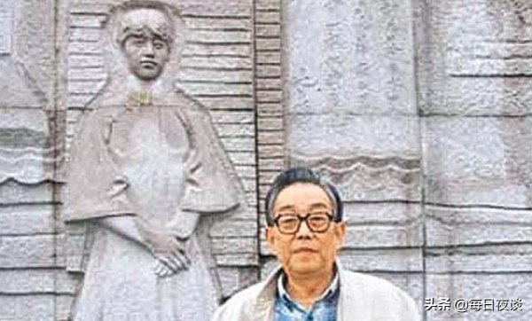 冰心死後,她的孫子為何在她墓碑上寫上“枉為人表,教子無方” 冰心死後,她的孫子為何在她墓碑上寫上“枉為人表,教子無方”