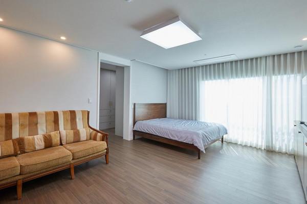 180㎡少買軟裝，看起來“家徒四壁”的韓式裝修，實際上明亮不俗