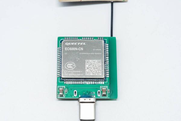 為 iPad WIFI版插上蜂窩網的翅膀,4G無線網絡卡上手評測 為 iPad WIFI版插上蜂窩網的翅膀,4G無線網絡卡上手評測