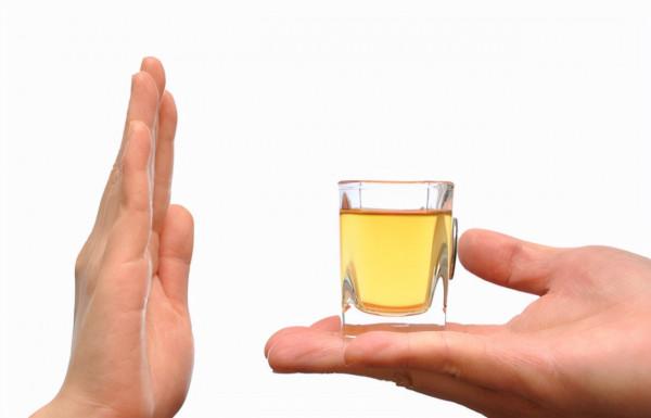 每天喝二兩白酒與滴酒不沾,哪種人更健康?醫生說出實情,瞭解下 每天喝二兩白酒與滴酒不沾,哪種人更健康?醫生說出實情,瞭解下