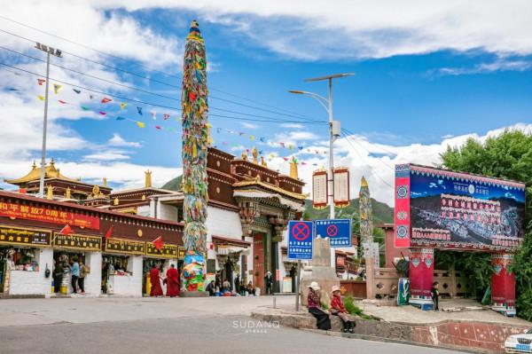 西藏第三大城市,有“西部小重慶”之稱,是四川雲南進藏的第一站 西藏第三大城市,有“西部小重慶”之稱,是四川雲南進藏的第一站