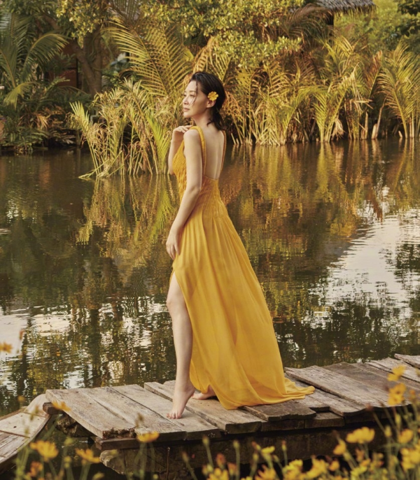 6位中年女星背影殺：年近半百仍似少女，胖一絲累贅、瘦一點沒味