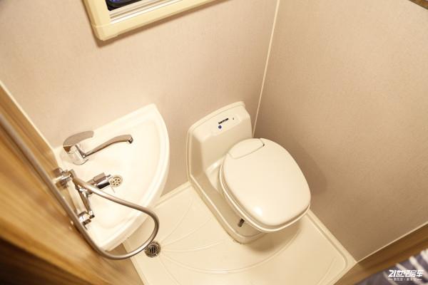 能上京牌的福特小額頭房車,車高不超2.5米!卓美亞卓越X2 能上京牌的福特小額頭房車,車高不超2.5米!卓美亞卓越X2