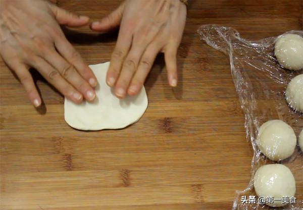 自制薄皮小菜餅，餡料不出水有技巧，外酥裡軟，做一盤不夠吃