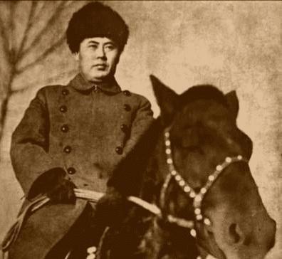 周恩來宣佈任命決定,傅作義當場掩面大哭,高呼:毛主席萬歲 周恩來宣佈任命決定,傅作義當場掩面大哭,高呼:毛主席萬歲