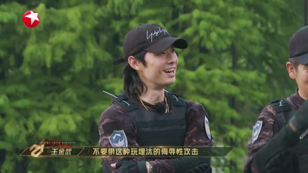 秦奮格鬥時不小心打徐志賢一耳光,細節見人品,應該向張衛健學習 秦奮格鬥時不小心打徐志賢一耳光,細節見人品,應該向張衛健學習