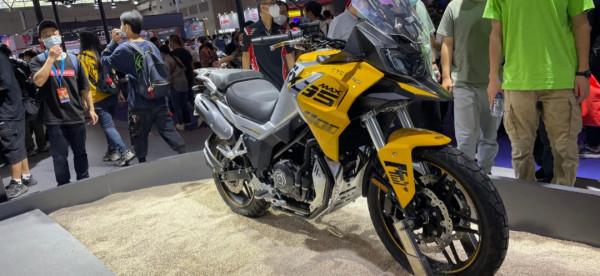 宗申RX 3 S 升級版，配備直列雙缸400 CC 發動機